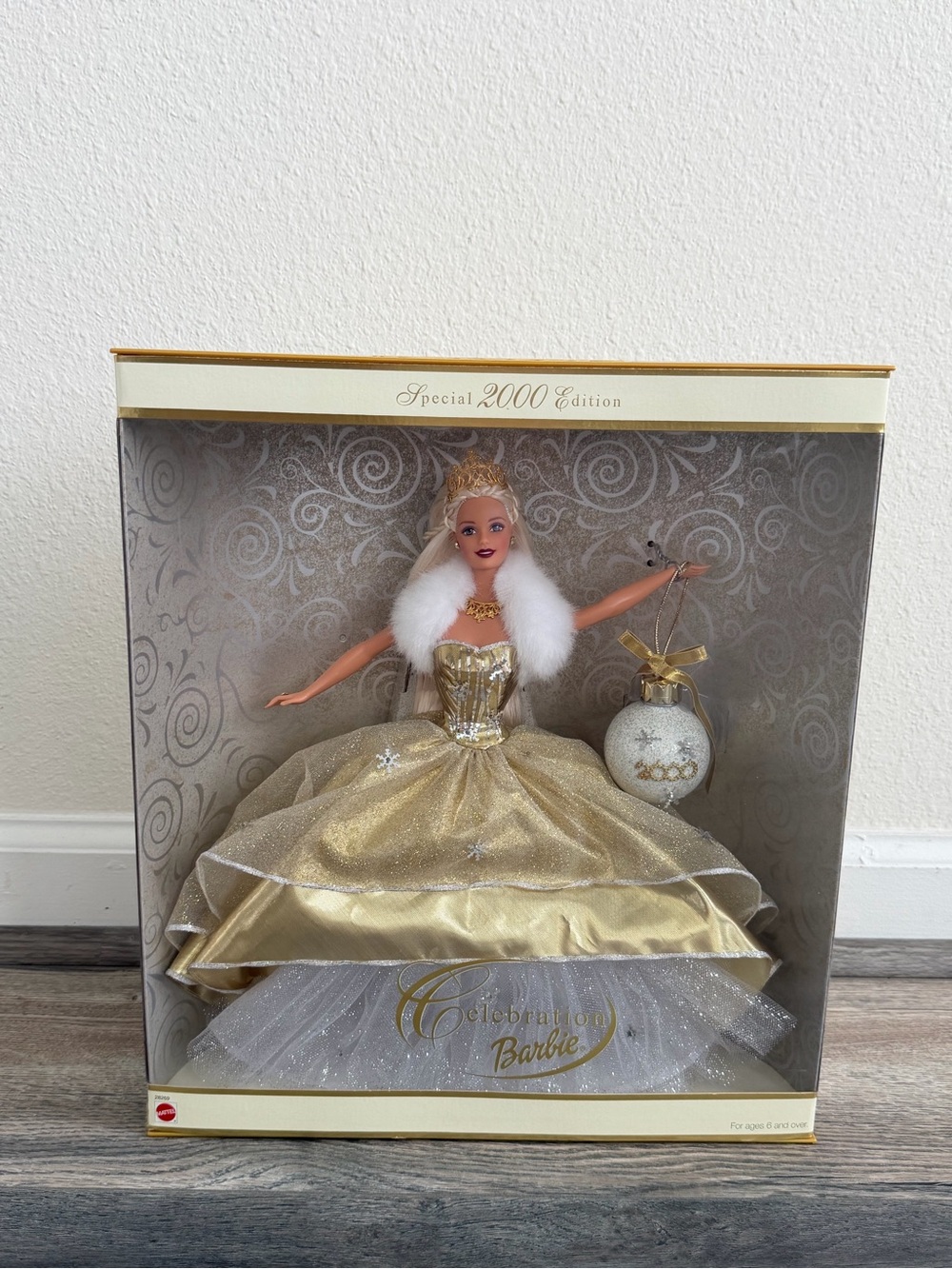 Special 2000 Edition Celebration Barbie in Gold Gown Collection new in box - Picture 2 of 10